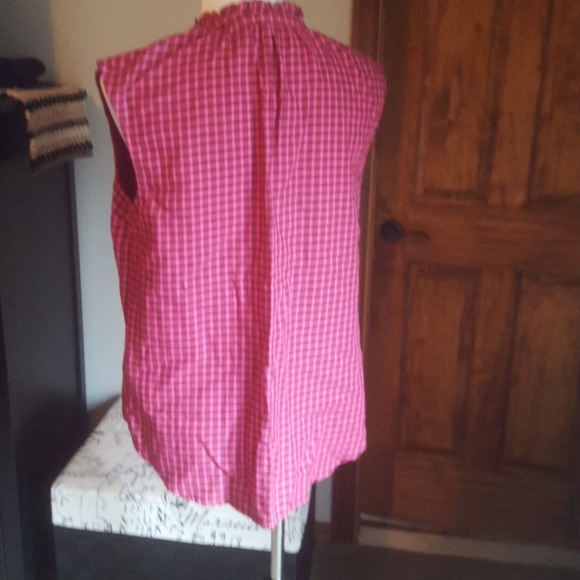 Old Navy Ruffle Collar Button Down - Picture 2 of 4